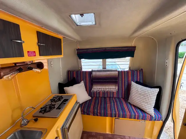 1973 Trillium 1300 | Bunkbed Model | Working Original Appliances in Travel Trailers & Campers in Delta/Surrey/Langley - Image 11