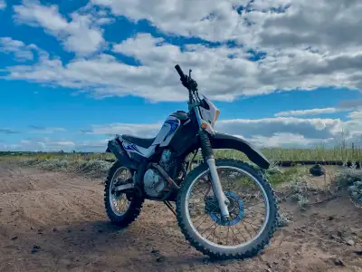 3500 obo 2009 Yamaha xt 250 4151KM Also have tail lights and blinkers and spare parts and mirrors
