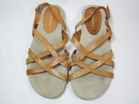 BCBGirls Brown Leather Strappy Sandals Kitty Heels Sz 7B