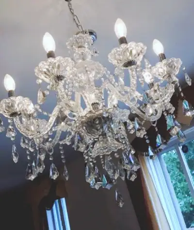 8-LIGHT TRADITIONAL CLASSIC CRYSTAL CHANDELIER - NEW, View more