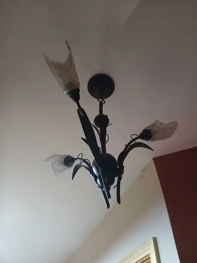 Ensanble  Lustres a fleures in Indoor Lighting & Fans in City of Montréal - Image 3