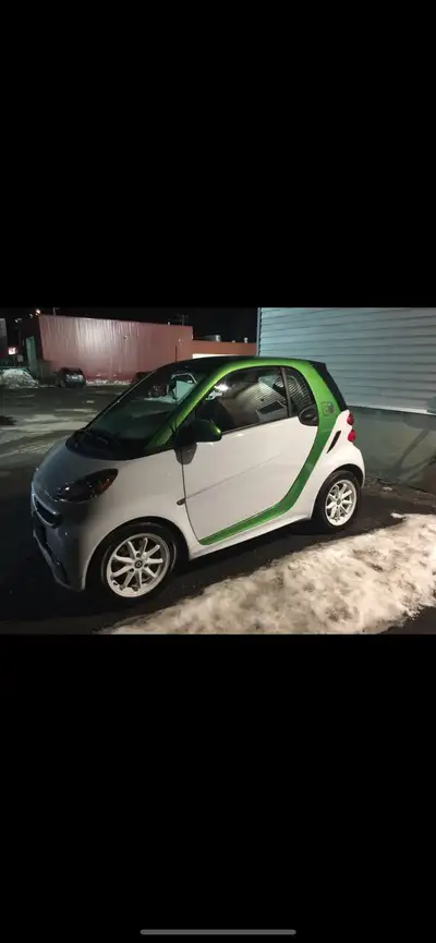 Smart Fortwo 2014 White and green Big battery dead 150,000 km
