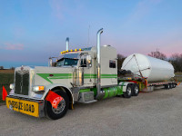 Peterbilt 389