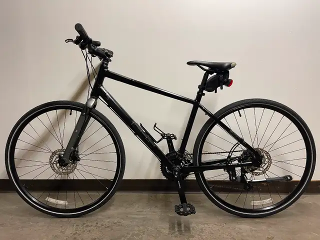 Like New Norco Indi Disc Hybrid Commuter Aluminium Shimano Altus in Cruiser, Commuter & Hybrid in City of Montréal - Image 3