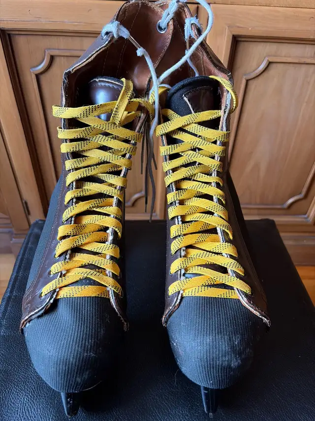 Patins skates hockey vintage homme CCM SuperTacks 8.5 in Hockey in City of Montréal - Image 4