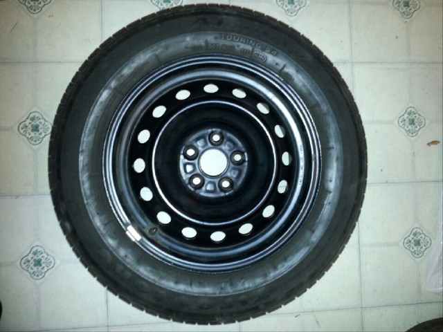 4 roues Corolla avec pneus Firestone Affinity S4 195/65 R15 in Tires & Rims in Longueuil / South Shore