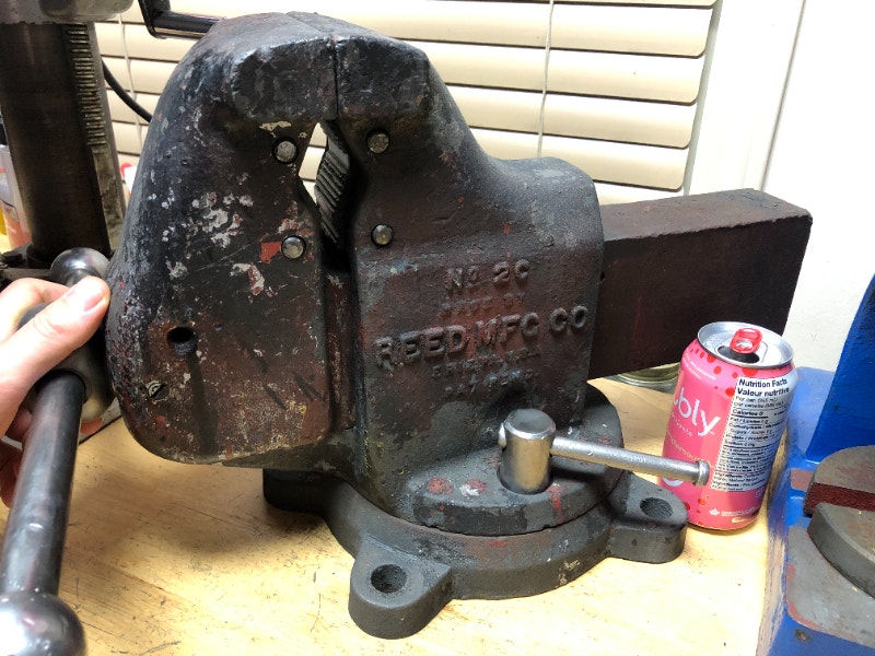 Heavy duty bench vise / vice Reed 2C vintage weighs 80 lbs Hand Tools