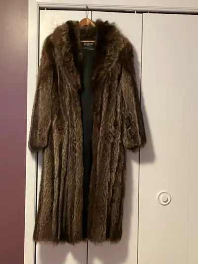 Manteau fourrure (chat sauvage), View more