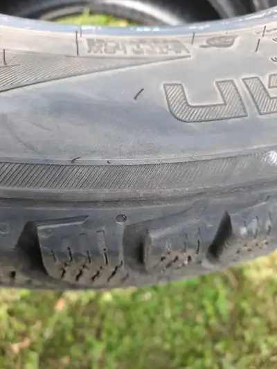 4 brand new winter tires.. selling cheap.. all 4 costed 1000
