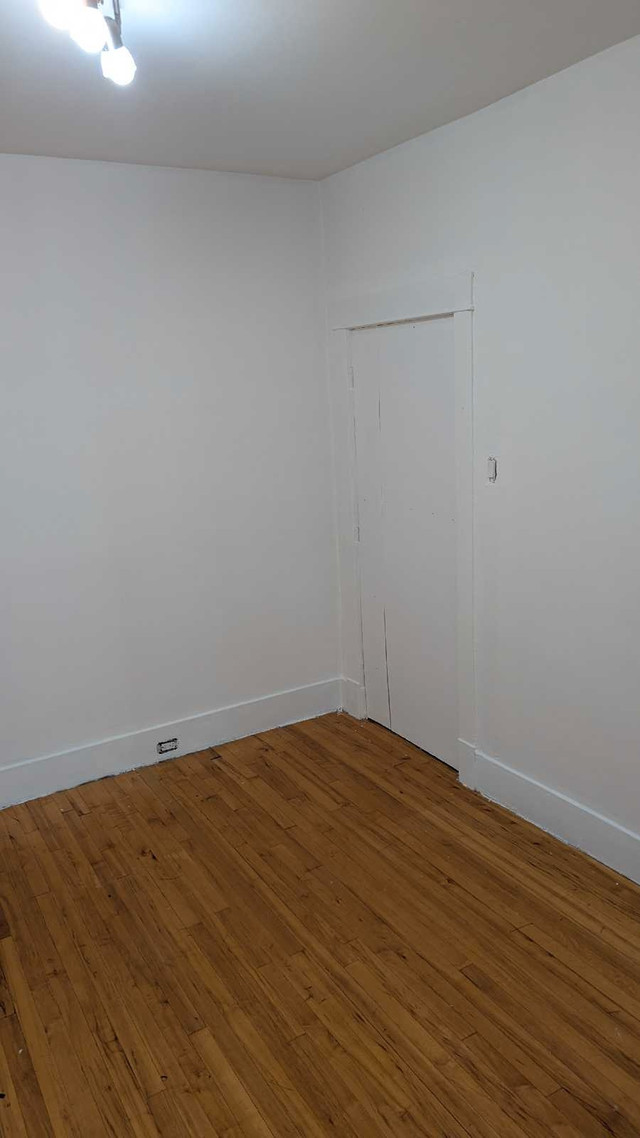Chambre double à louer dans Chambres à louer et colocs  à Ville de Montréal - Image 3