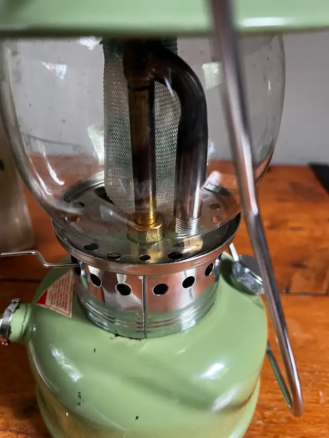 AFC gasoline lantern  in Fishing, Camping & Outdoors in Muskoka - Image 4