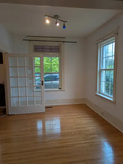 Room Available In Peaceful Area