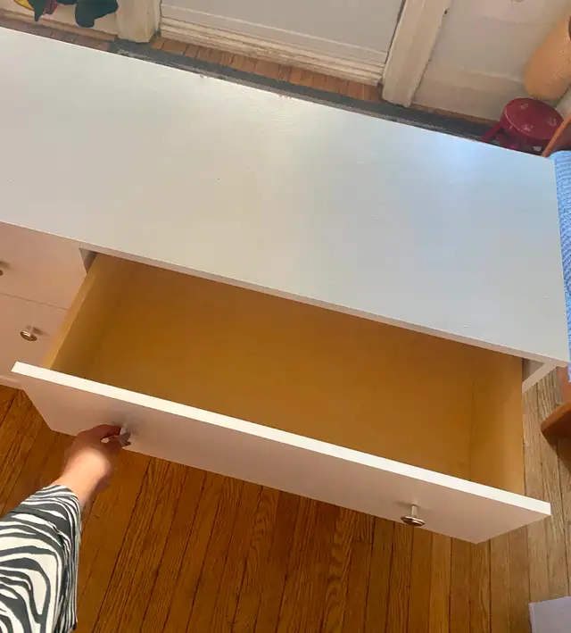 ✨ Elegant White 6-Drawer Dresser – Like New, Must Go! in Dressers & Wardrobes in City of Toronto - Image 4