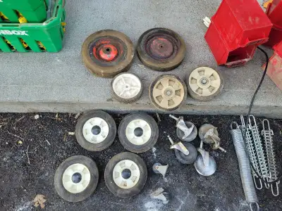 Lot 15 Lot 15 mix dolly wheel wheelbarrow ect. For sell is this Lot of mix dolly wheel and other whe...