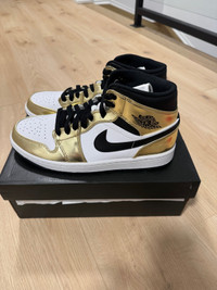 Air Jordan 1 mid gold metallic (size 8.5)