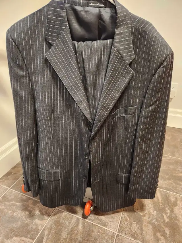 Mens Two Piece Suit in Men's in Cambridge - Image 2