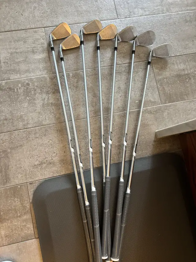 Taylormade M6 ladies golf clubs in Golf in Ottawa - Image 4