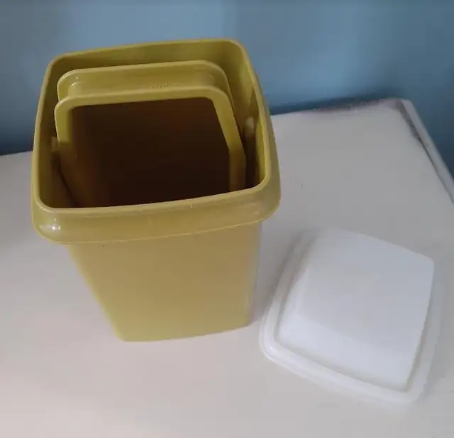 Tupperware 3 Piece Pick-A-Deli Pickle Olive Keeper #1330 Avocado in Kitchen & Dining Wares in Markham / York Region - Image 4
