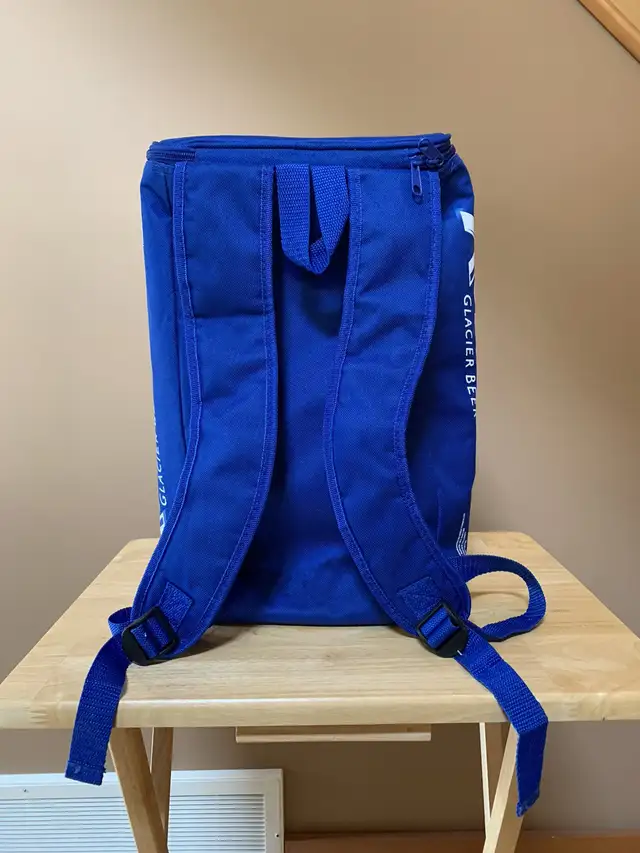 Kokanee Soft Cooler Backpack in Fishing, Camping & Outdoors in Penticton - Image 3