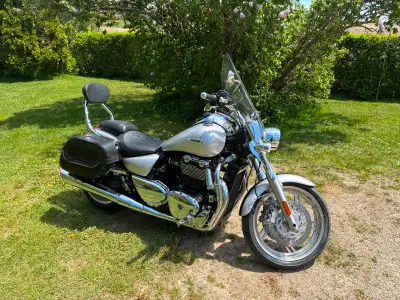 Good condition new tires, fresh tune runs great, with removable passenger backrest. Just serviced Ma...