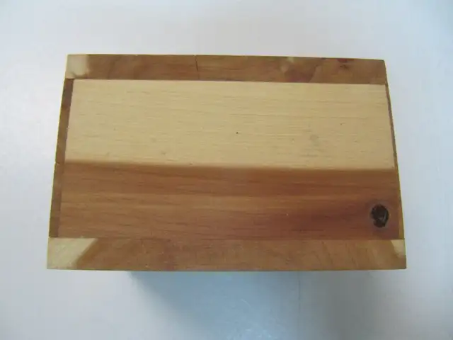 Classic Solid Wood Custom Made Bicycle Playing Card Deck Holder in Arts & Collectibles in Mississauga / Peel Region - Image 5