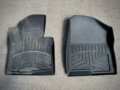Selling a complete set of WeatherTech floor mats for a 2015 Hyundai Santa Fe XL. • Condition: Used b...