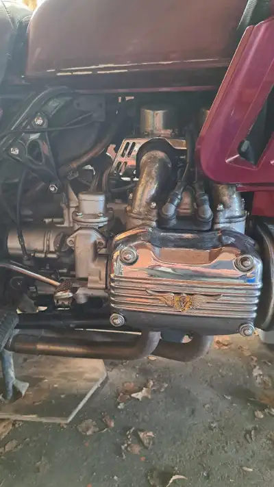 For parts or restoration. New battery, like new front tire, new brake pads, spare working starter, a...