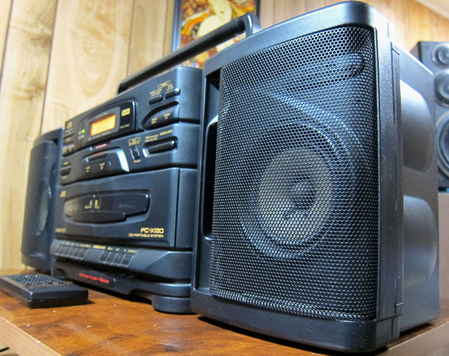 JVC PC-X130 RADIO CD TAPE BOOMBOX 1994 TOP MODEL! SERVICED in Stereo Systems & Home Theatre in Ottawa