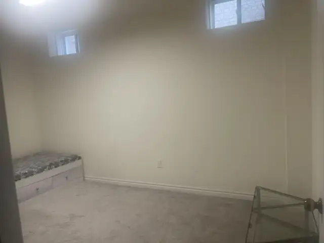 Basement private room for rent in Room Rentals & Roommates in Oshawa / Durham Region - Image 7