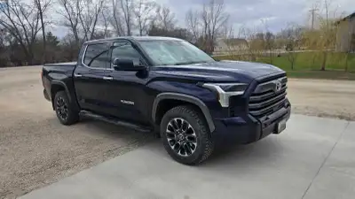 2022 Toyota Tundra limited with 104,000 KM fully loaded leather interior heated and cooling seats fu...