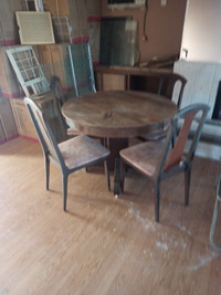 Antique round table 