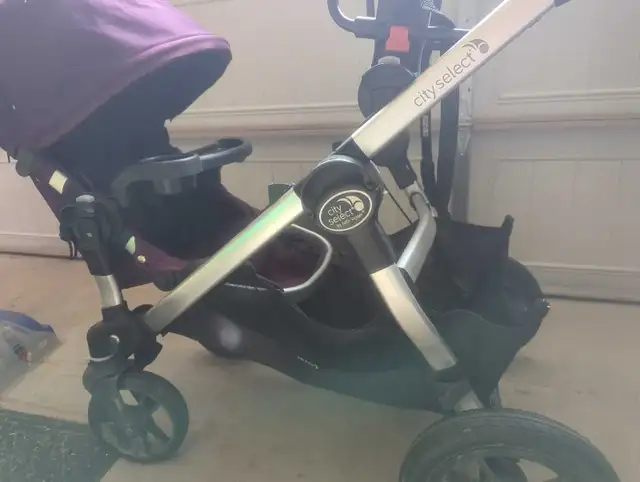 city select baby jogger stroller used $55 in Strollers, Carriers & Car Seats in London - Image 2