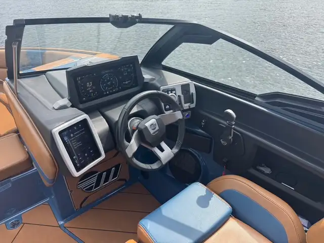 2024 Malibu 23 LSV Wakesetter in Powerboats & Motorboats in Oshawa / Durham Region - Image 5