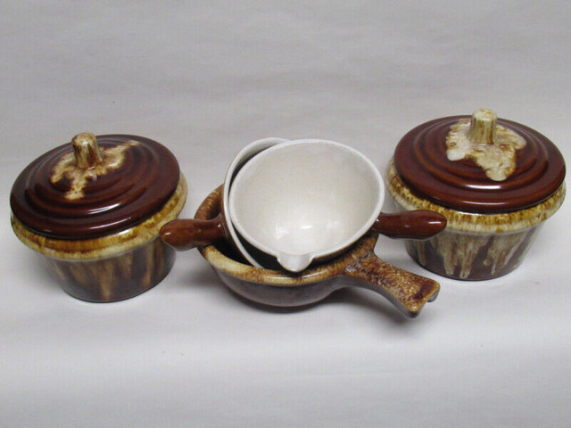 STONEWARE POTTERY DRIP PATTERN BOWLS & BEAN CROCK POT in Arts & Collectibles in London