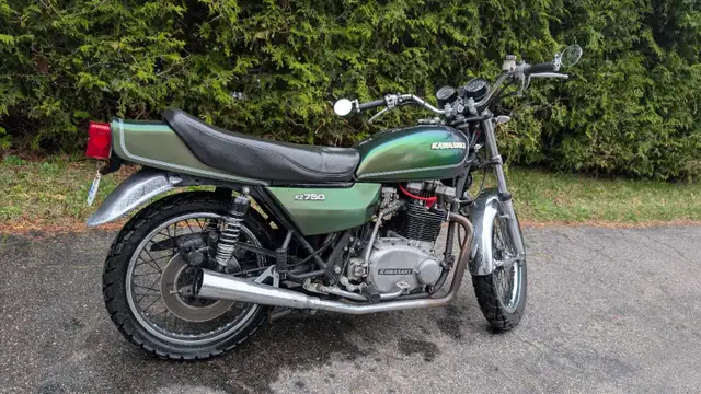 Vintage 70s motorcycle - 1977 Kawasaki 750B in Street, Cruisers & Choppers in Sault Ste. Marie - Image 3