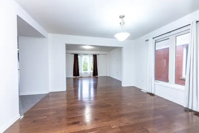 PRIVATE ROOMS FOR RENT in Room Rentals & Roommates in Oshawa / Durham Region - Image 4