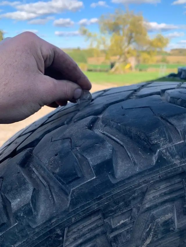 295/70/18 cooper discoverer Maxx in Tires & Rims in Owen Sound - Image 4