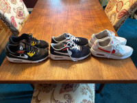 3 pairs of gently used men’s 9 Nike Air Max shoes SC and 90