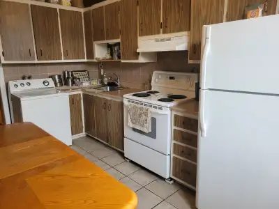 Sept 1 * Large BR Clean Peaceful TopFloor * 8 mins metro VERDUN
