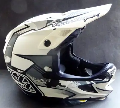 Troy Lee Designs D4 Composite Matrix Helmet Camo White XL, View more