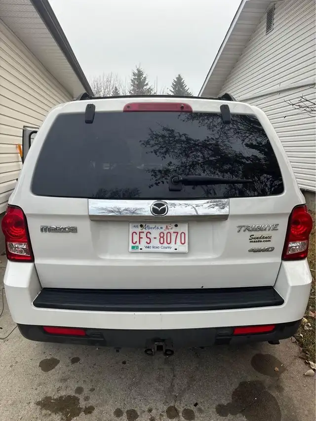 2009 MAZDA TRIBUTE 4WD in Cars & Trucks in Edmonton - Image 4