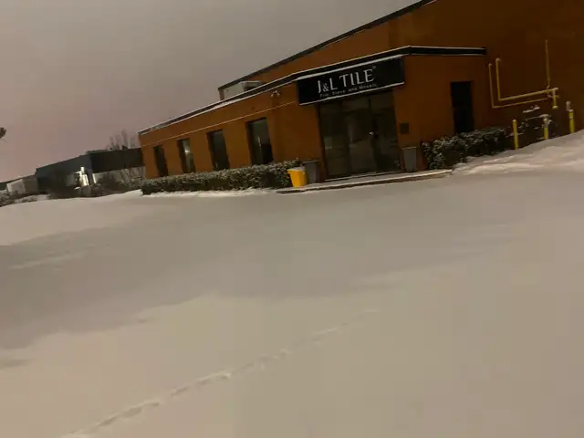 Snow removal services peel call/text 647-495-2658 sameday in Snow Removal & Property Maintenance in Mississauga / Peel Region - Image 4