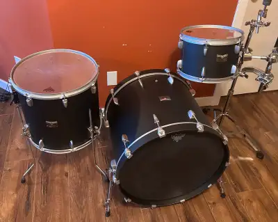 22x18 12x8 16x15 Super cool drums with matte silver hardware . This series from around 2010 was desi...