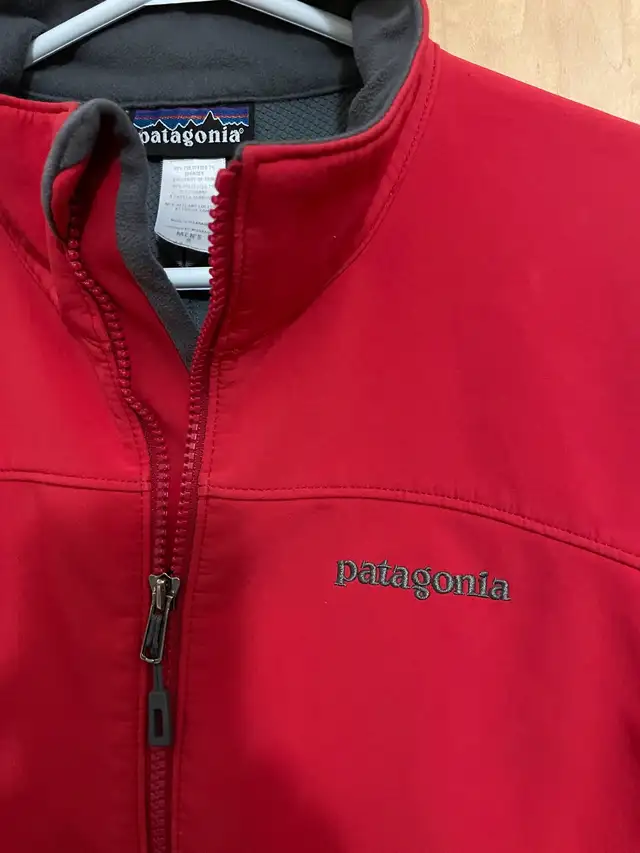 Patagonia Men’s Polartec Jacket Small Read Description in Men's in Calgary - Image 10