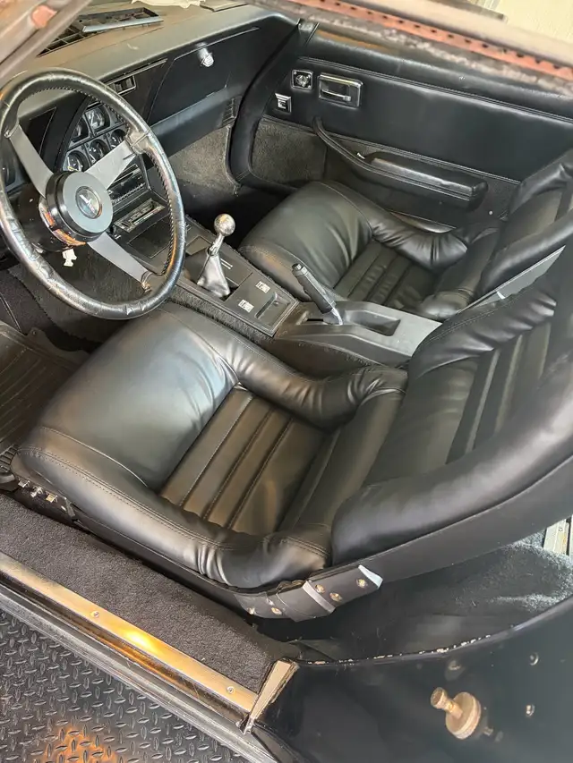 1981 Corvette 4 speed 472758602202490881