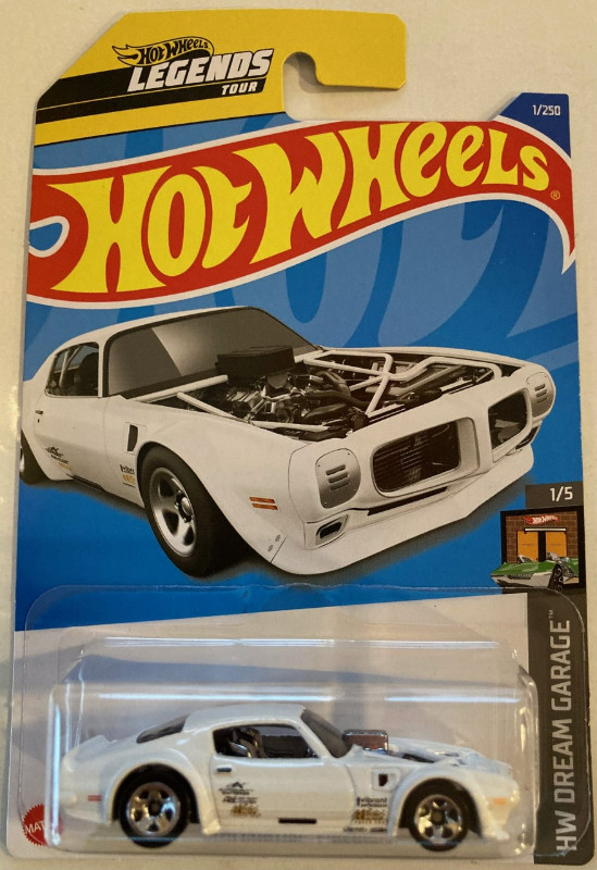 Hot Wheels 1:64 Scale Pontiac Die Cast collectibles, Firebird in Toys & Games in Trenton - Image 2