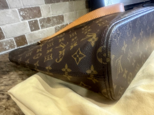 LV authentic bag  in Women's - Bags & Wallets in Oshawa / Durham Region - Image 4