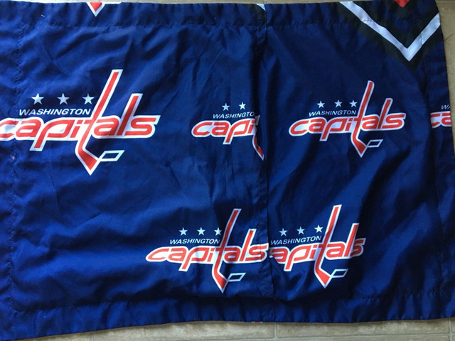 NHL Washington capitals hockey pillow cases shams in Arts & Collectibles in Gatineau - Image 2
