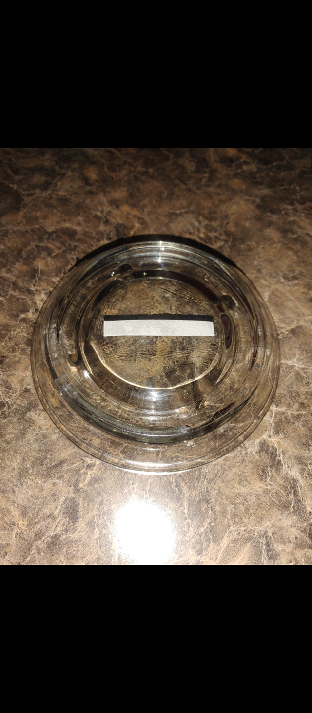 VINTAGE - GLASS ASHTRAY - BOOTH #226 in Other in Edmonton - Image 6