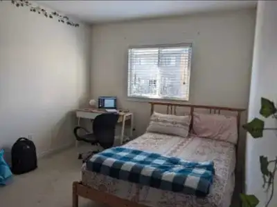 Monthly room on rent